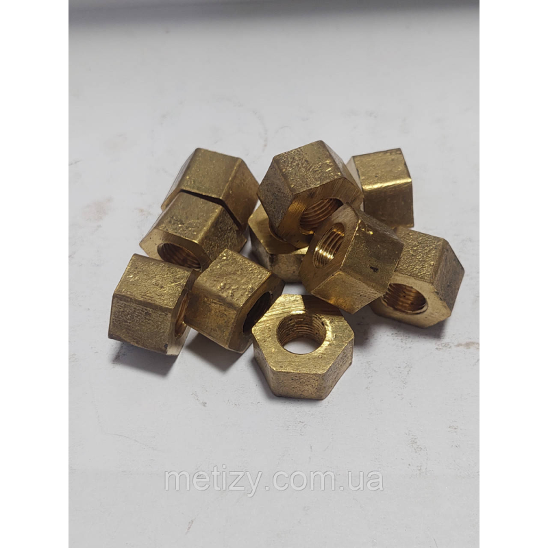 Гайка М10х1,0 (латунь) шпильки колектора